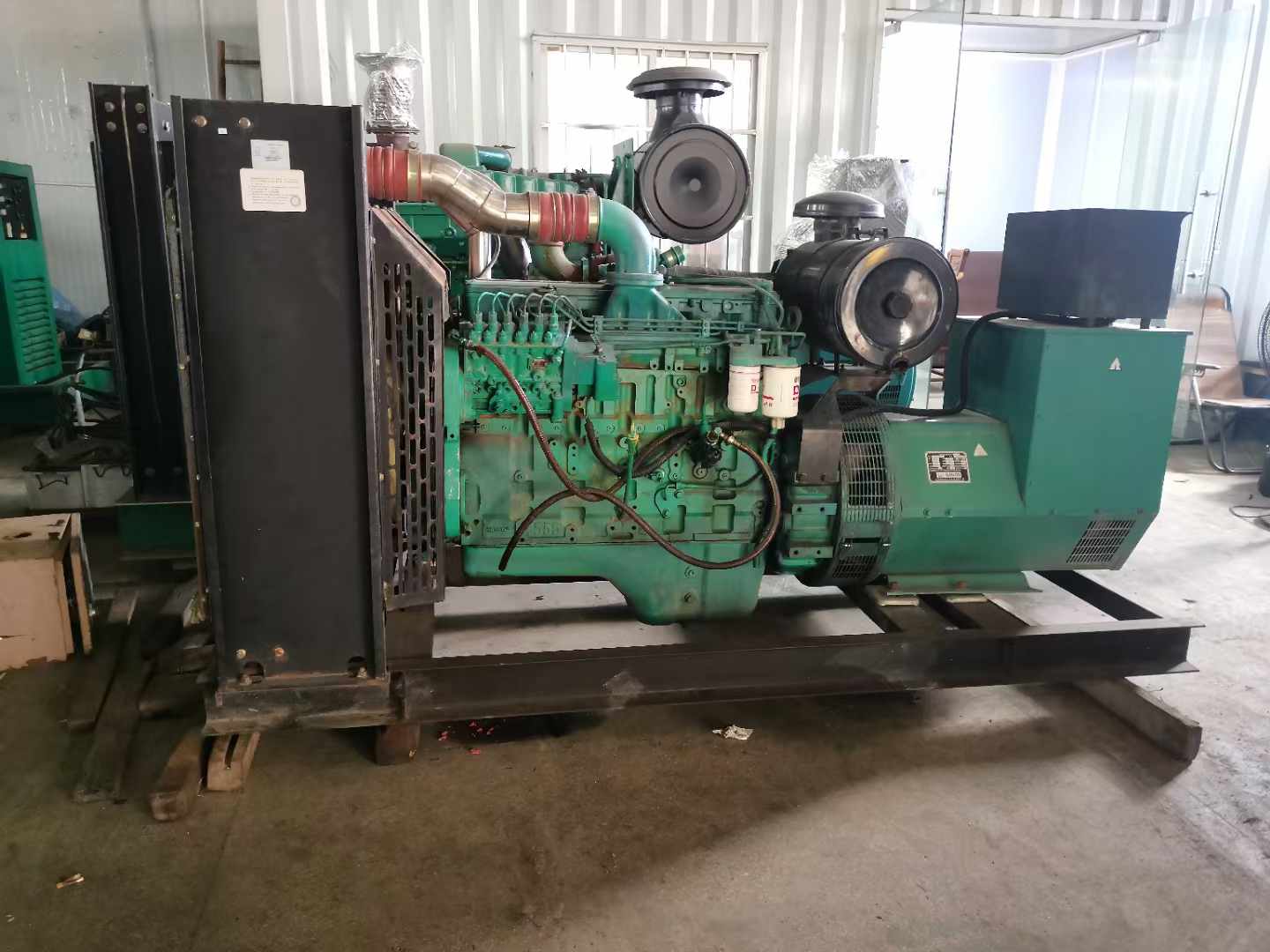 大兴发电机租赁如何确定电缆的承载电流是否在安全范围内？