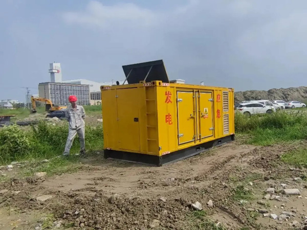 大兴200KW柴油发电机机组每小时的油耗量受哪些因素影响？