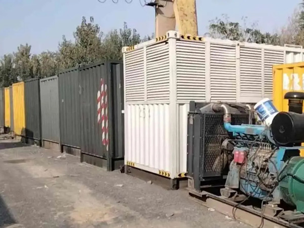 大兴200KW柴油发电机机组每小时油耗是多少？